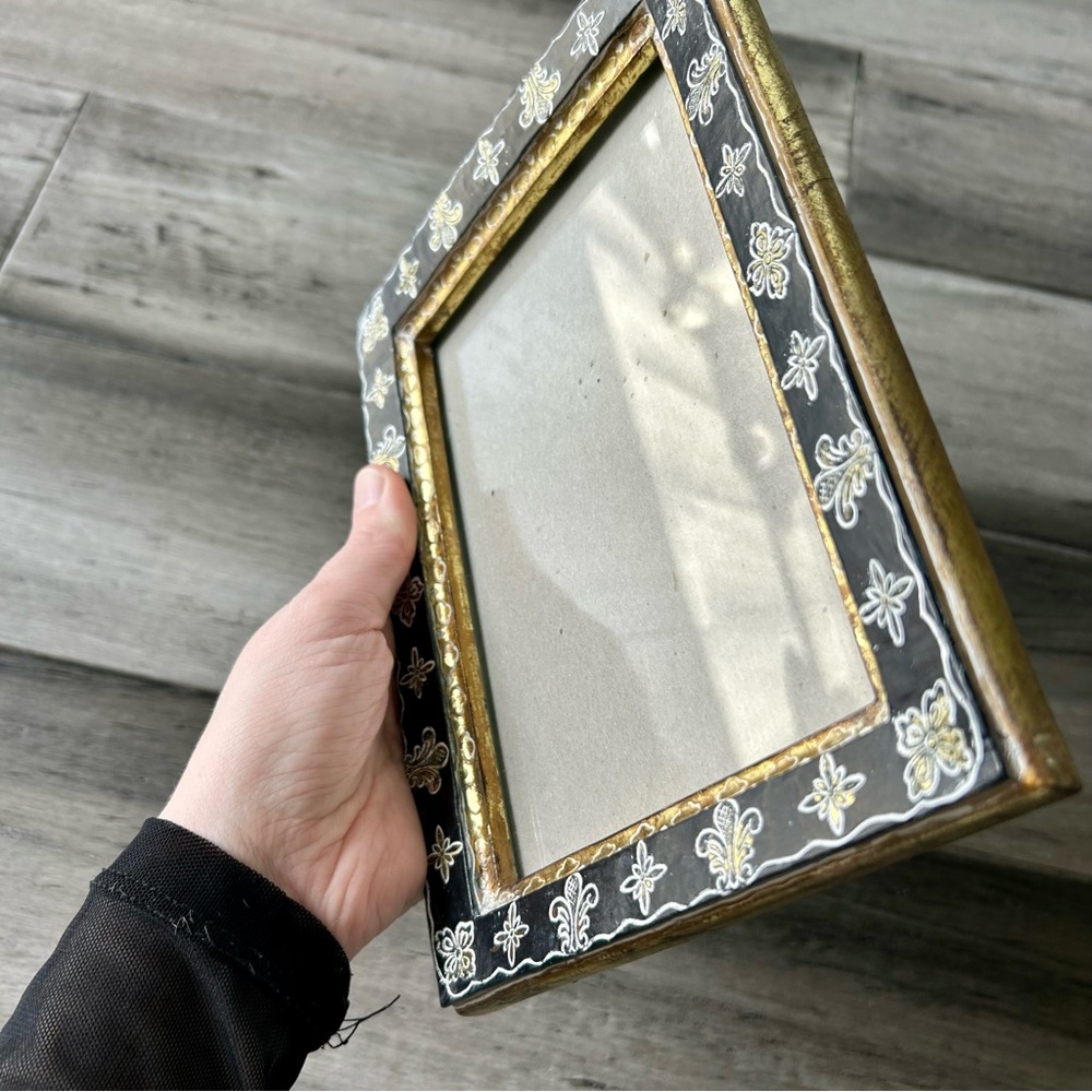 Sicura Shabby Chic French Country Fleur De Lys Picture Frame in Black - Picture 6 of 11